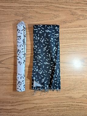 Music Note Craft Fabric– Black and White Lightweight Fashion Material
